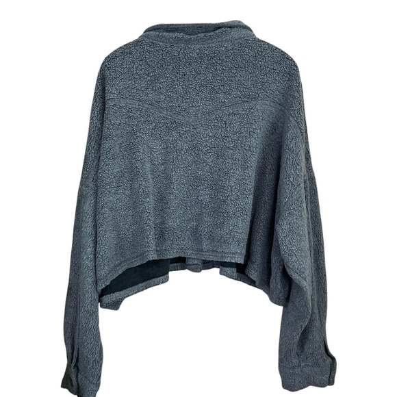 Wild Fable Cropped Fuzzy Fleece Sherpa Buttoned Sweatshirt Top Gray Size XXL - Picture 2 of 7